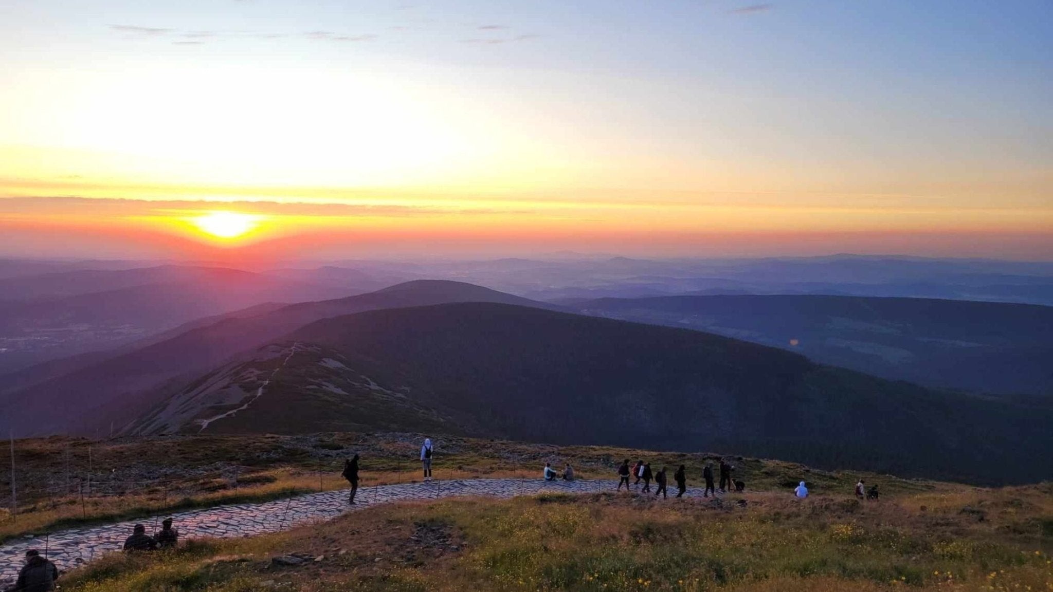 Ausflugsziele mit Hund: Riesengebirge – Nach Sonnenaufgang auf der Schneekoppe (14 km)